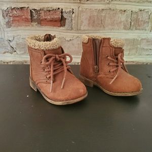 Girl boots (distressed style) Size 4 (toddler)